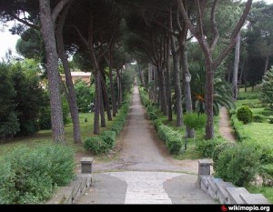 Yoga all'aperto a Villa Pamphili