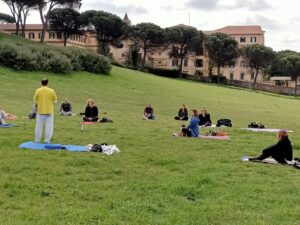 Corsi Yoga a Roma Villa Pamphili